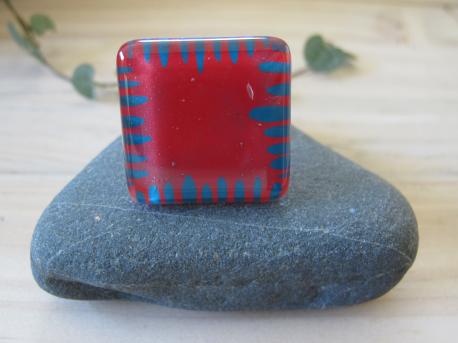 poznan-bague-grand-carre-rouge-profond-turquoise
